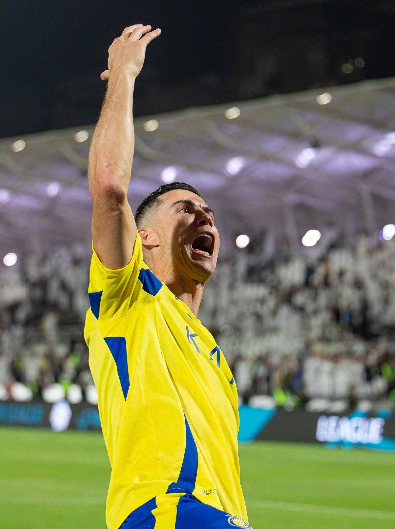 杨瀚森受伤惊魂：后脑勺被撞检查幸无大碍 NBA生涯已中5记三分