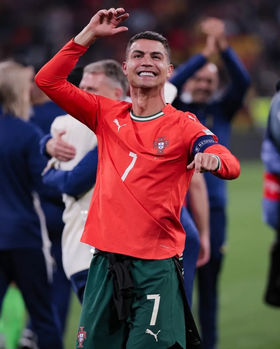 有碍拜仁续约，记者：因巴黎和皇马的兴趣，于帕德转身价上涨